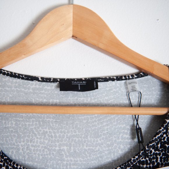 TAHARI | PRINTED TOP - Picture 4 of 4